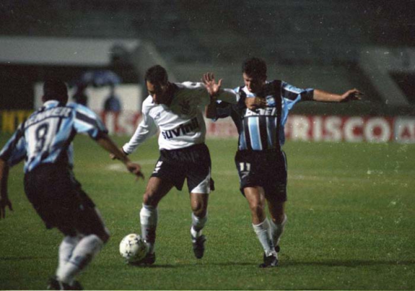 Campeão em 1995, o Corinthians foi eliminado pelo Grêmio nas quartas de final da Copa do Brasil de 1996