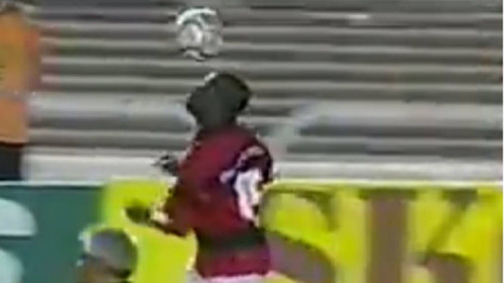 Beto - embaixadinha - Vasco x Flamengo - 2000