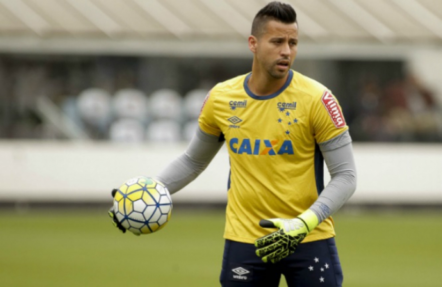 F&aacute;bio est&aacute; fora de jogo contra o Vasco por determina&ccedil;&atilde;o da comiss&atilde;o t&eacute;cnica do Cruzeiro