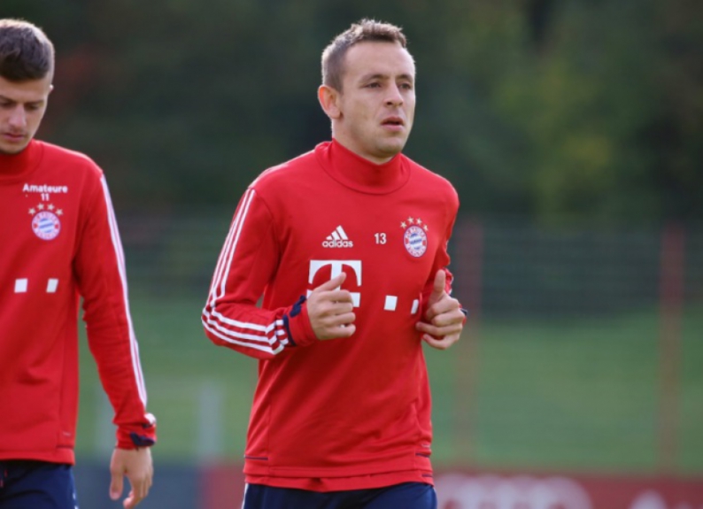 Cruzeiro est&aacute; de olho em Rafinha, do Bayern de Munique