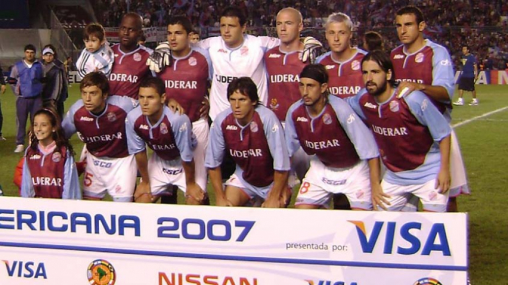 2007 - Arsenal de Sarand&iacute;  - Campe&atilde;o Sul-Americana