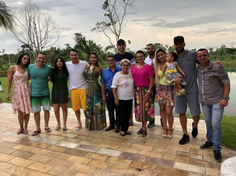 Antes de ser apresentado ao Palmeiras, Weverton visitou a fam&iacute;lia no Acre durante as f&eacute;rias