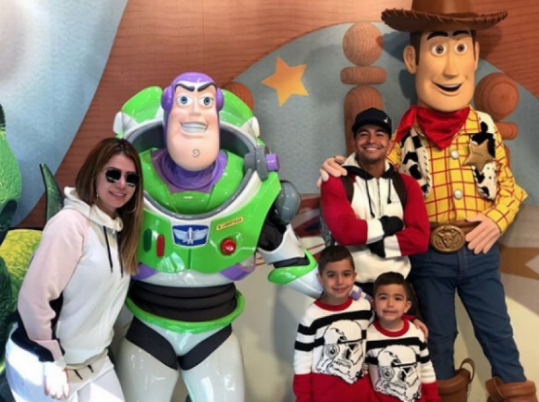 Dudu levou a esposa e os filhos para a Disney