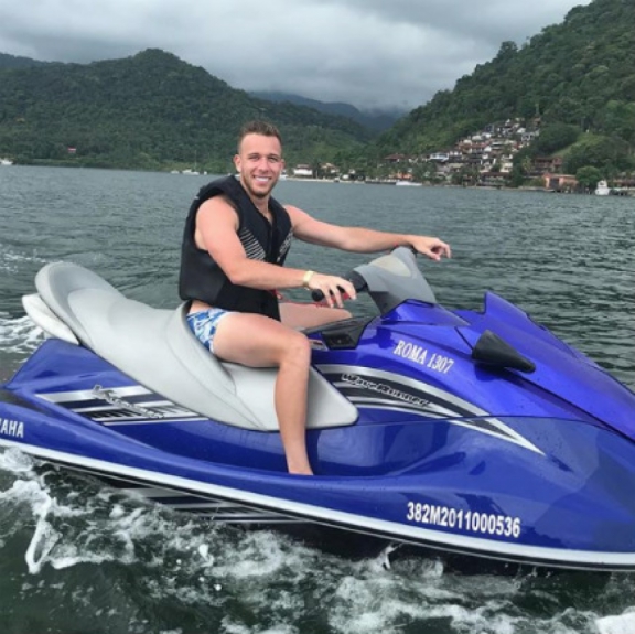 Arthur, destaque do Gr&ecirc;mio em 2017, foi para Angra dos Reis