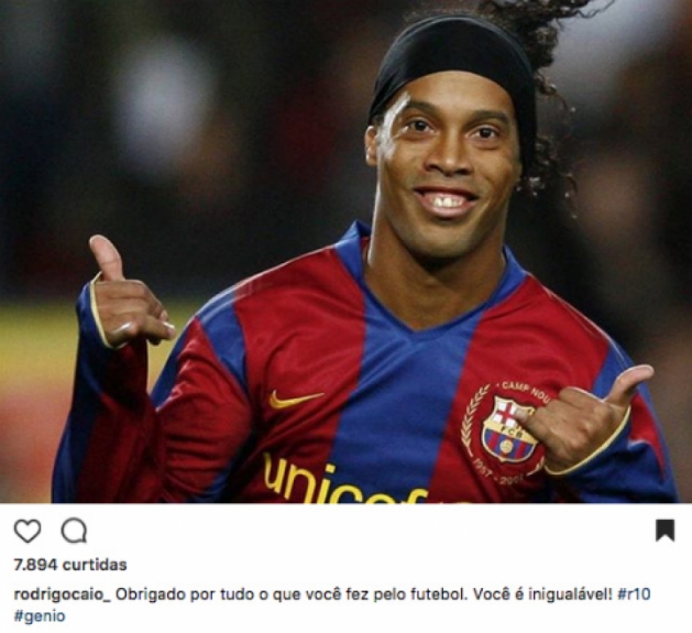 Homenagem de Rodrigo Caio a Ronaldinho Ga&uacute;cho