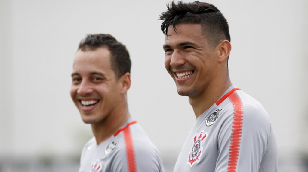 Treino Corinthians - Rodriguinho e Balbuena