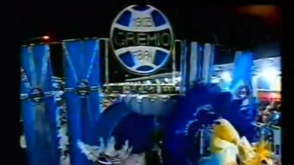 Bambas da Orgia - No caminho uma bola. Dentro da bola, o sonho azul de um Gr&ecirc;mio vencedor 2003 (Gr&ecirc;mio)