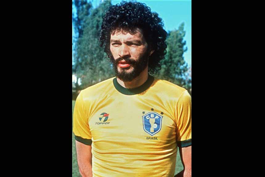 Outro duelo importante entre Brasil e Uni&atilde;o Siovi&eacute;tica foi a estreia dos times na Copa de 1982, na Espanha. Os sovi&eacute;ticos abriram o placar, mas S&oacute;crates e &Eacute;der garantiram o triunfo canarinho