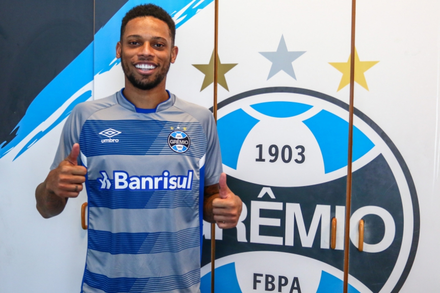 Andr&eacute; assina com o Gr&ecirc;mio at&eacute; 2021