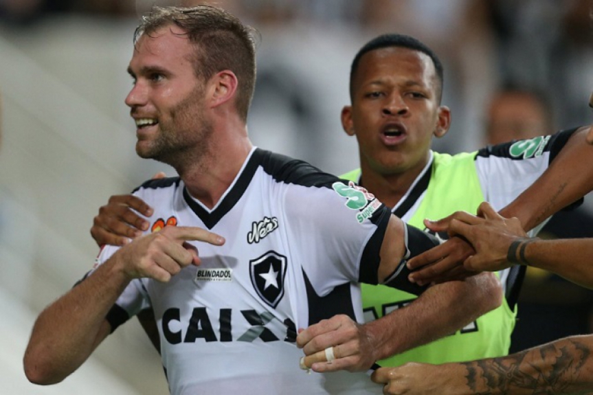 Vasco x Botafogo - Carli