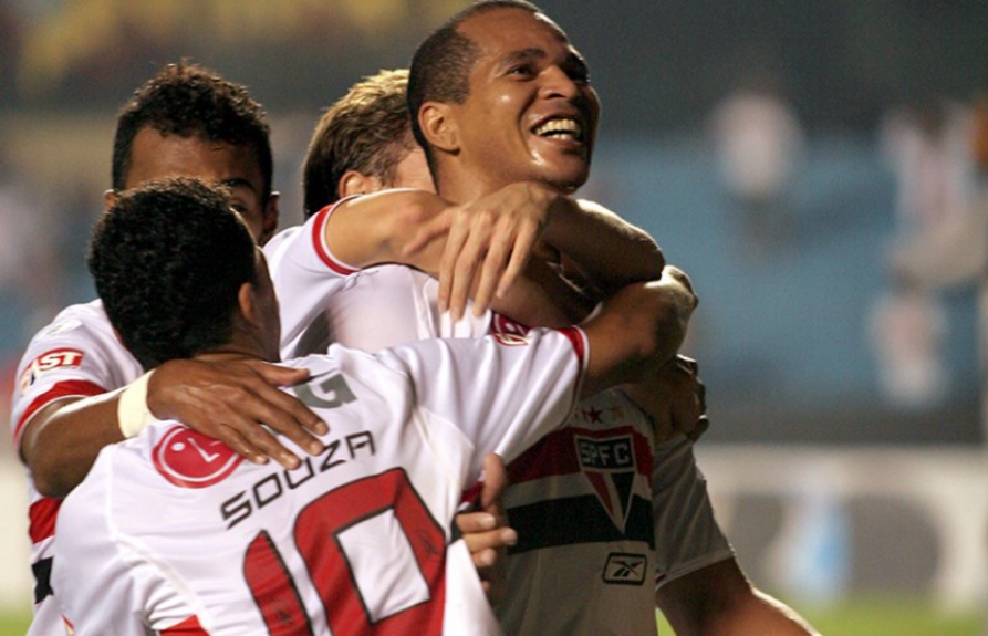 &Uacute;ltimo confronto: S&atilde;o Paulo 6x0 Rosario Central - Campeonato Brasileiro -  1/9/2007