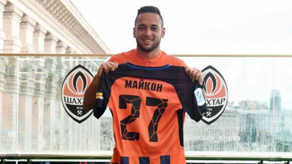 Maycon, volante, 21 anos, do Corinthians para o Shakhtar Donetsk (UCR)
