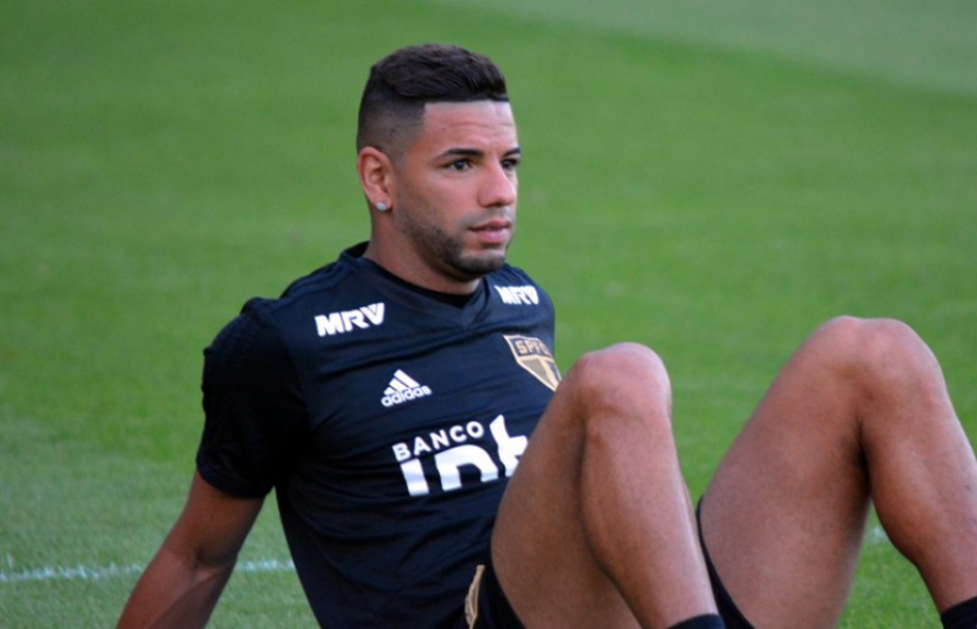 Bruno Peres estrearia somente na pr&oacute;xima semana, mas j&aacute; jogou 30 minutos nesse domingo