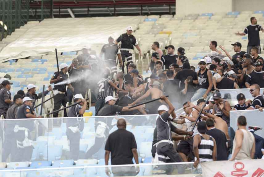 Torcedores do Timão são detidos no Maraca após identificação da Polícia - Briga antes do empate por 2 a 2, no Brasileiro de 2016
