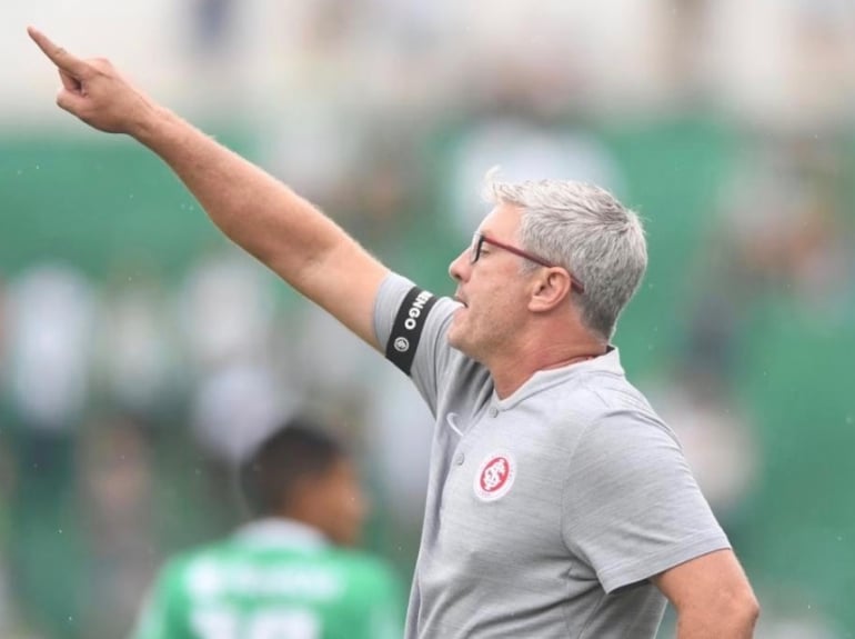 Internacional homenageia o Flamengo