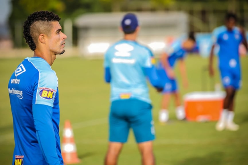 Egídio diz que já iniciou conversas com o Cruzeiro para renovar o seu contrato