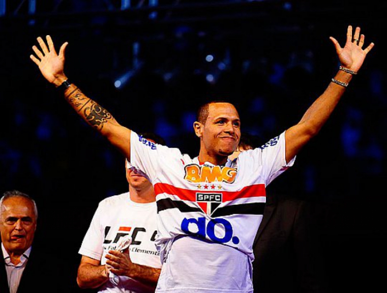 Luis Fabiano apresenta&ccedil;&atilde;o