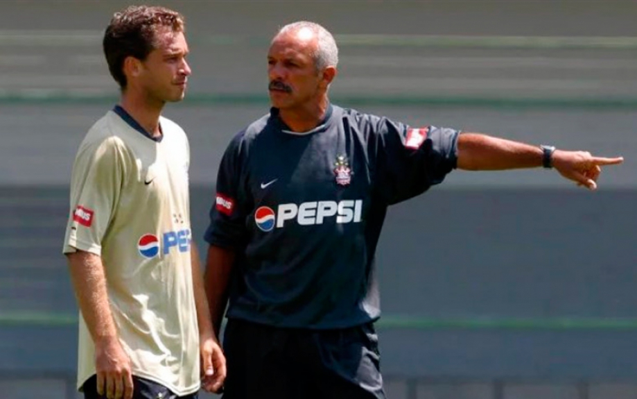 Junior - Técnico do Corinthians em 2003