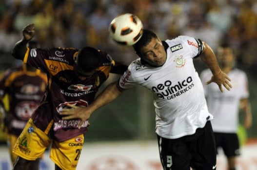 Em 2011, o Corinthians de Ronaldo deu vexame e caiu para o inexpressivo Tolima