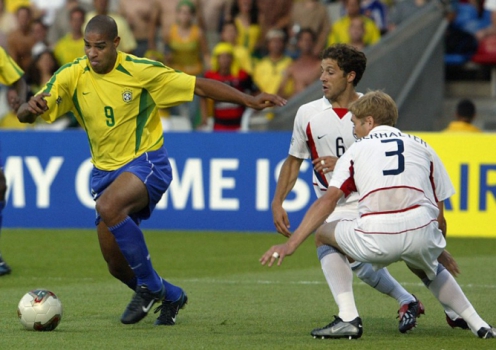 Adriano foi o camisa 9 do Brasil na Copa das Confederações de 2003, na França