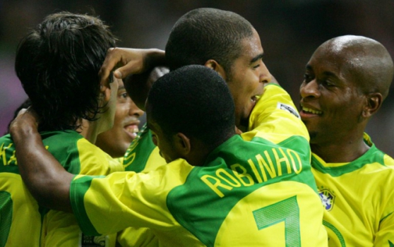 Na final da Copa das Confederações de 2005 contra a Argentina, show brasileiro com mais um gol de Adriano