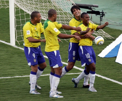 Nas Eliminatórias da Copa de 2006, o quarteto mágico do Brasil brilhou contra o Chile