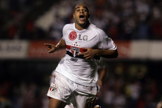 Em 2008, Adriano foi emprestado ao São Paulo e fez bonito, com 17 gols em 28 jogos