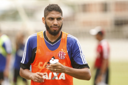 Wallace- Treino do Flamengo (Foto: Bruno de Lima/ LANCE!Press)
