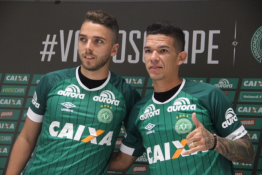 Cláudio Wink e Rodrigo Andrade são apresentados na sala de imprensa da Arena Condá  (Fotos: Divulgação / Cleberson Silva / Site Oficial da Chapecoense)