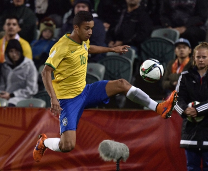 O jovem lateral-esquerdo Jorge é uma das boas revelações do Flamengo