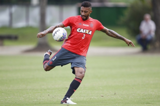 César Martins em treino do Flamengo (Gilvan de Souza /Flamengo)