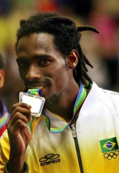 Diogo Silva, atleta do taekwondo brasieliro, usava dreadlocks no começo de carreira