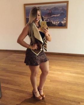 Tayrine Seifert - Mulher do Muralha