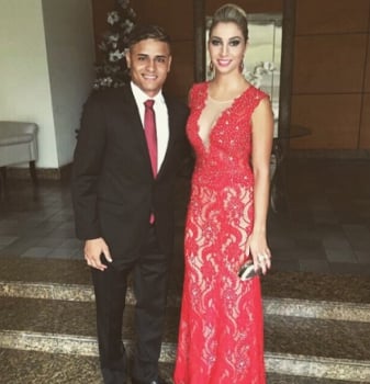 Juliane Winiarski, mulher do Everton