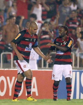 Vagner Love e Adriano - FLAMENGO