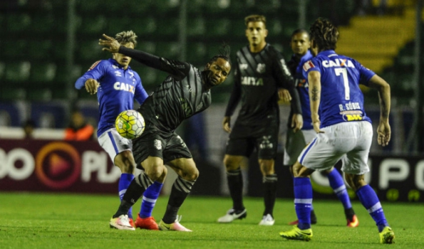 Carlos Alberto - Figueirense x Cruzeiro