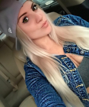Tayrine Seifert, mulher do Muralha