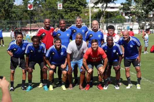 Diego em ação com crianças na Gávea
