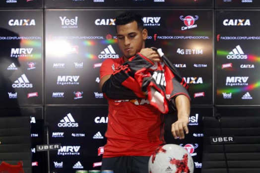 Flamengo - Apresentação Miguel Trauco