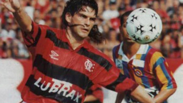 Mancuso com a camisa do Flamengo (década de 90)