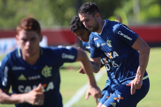 Donatti volta ao time (Gilvan de Souza / Flamengo)