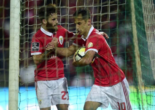 Ainda nesta sexta o Benfica, segundo colocado com dez pontos, recebe o Portimonense