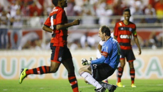 13/11/13 - São Paulo 2 x 0 Flamengo - Novelli Júnior