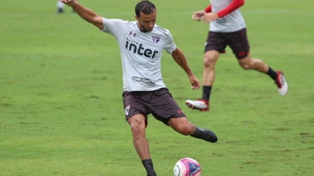 Primeiro treino de Nenê e Tréllez no São Paulo