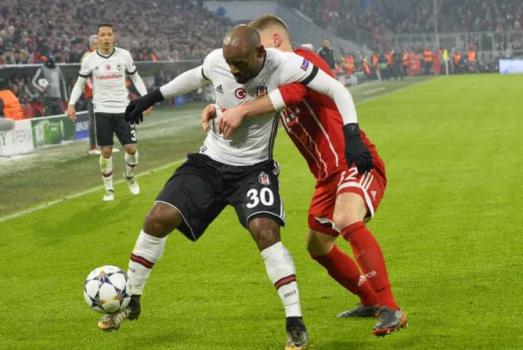 Vagner Love - No revés por 5 a 0 para o Bayern de Munique, o Besiktas teve apenas uma chance clara e foi com o atacante, que foi displicente e chutou por cima. Tirando isso, pouco participou.