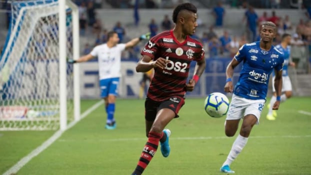 Flamengo vence o Cruzeiro e alcança recorde de vitórias no Brasileiro