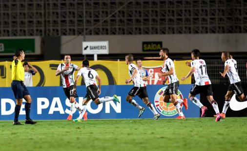 Incrível Flamengo é derrotado pelo Palestino e dá adeus à Sul