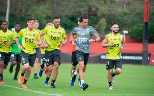 VÍDEO: João de Deus se esquiva de pergunta sobre ir ao Flamengo ao fim do contrato com o Benfica