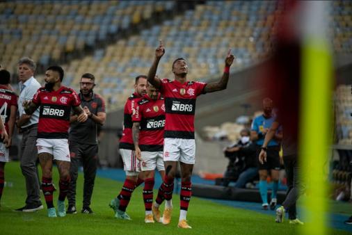 Para ‘ganhar tudo’ na temporada, Flamengo enfrenta o Athletico pressionado pela vitória