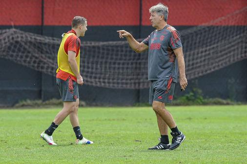 Ex-goleiro do Flamengo fala sobre passagem de Renato Gaúcho: ‘Nosso grupo anseia muito por trabalhos táticos e, talvez, possa ter faltado’